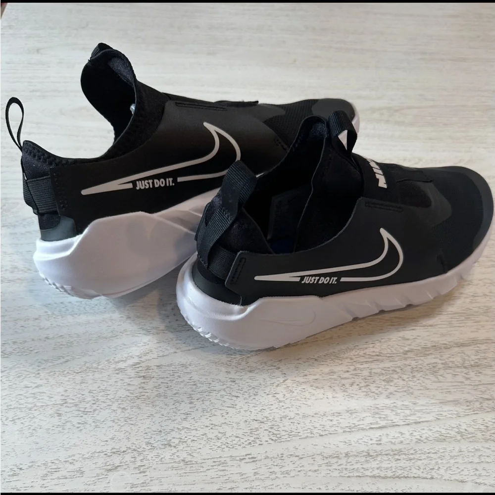 🆕 Nike Flex Runner 2 Running Shoes
